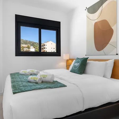 Vivi Homes - Santangelo Pool, Terrace & Sea View Apartment *